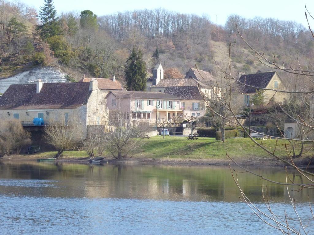 Hôtel-Restaurant Côté Rivage Badefols-sur-Dordogne Esterno foto