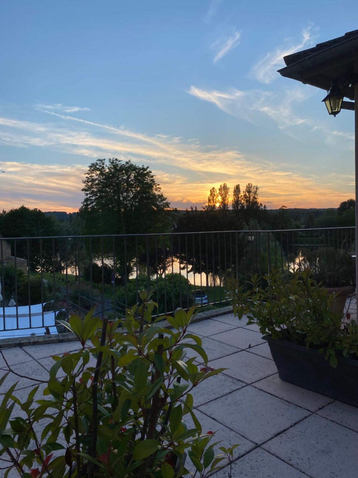Hôtel-Restaurant Côté Rivage Badefols-sur-Dordogne Esterno foto