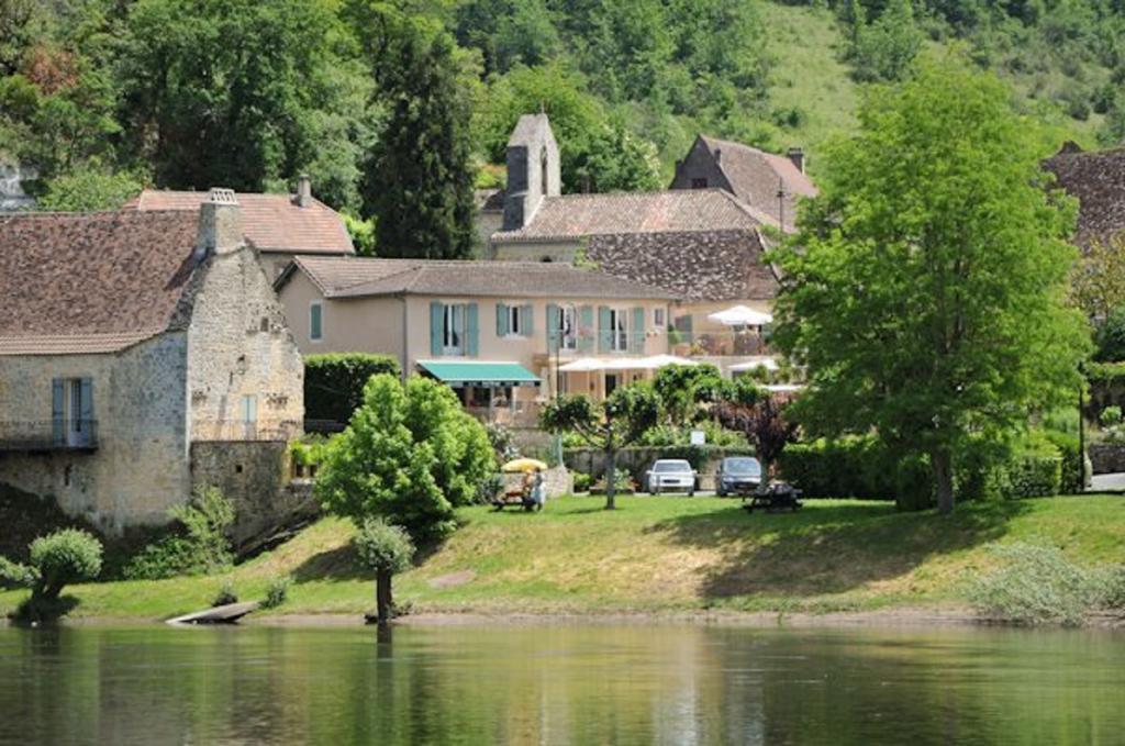 Hôtel-Restaurant Côté Rivage Badefols-sur-Dordogne Esterno foto